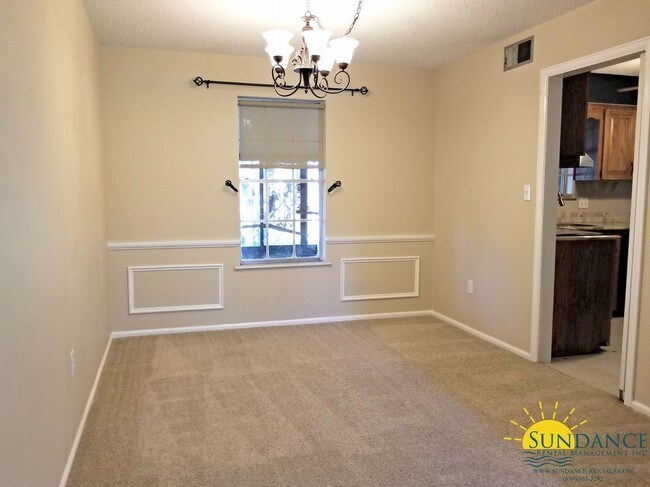 Building Photo - Gorgeous 5 Bedroom Home in Fort Walton Beach