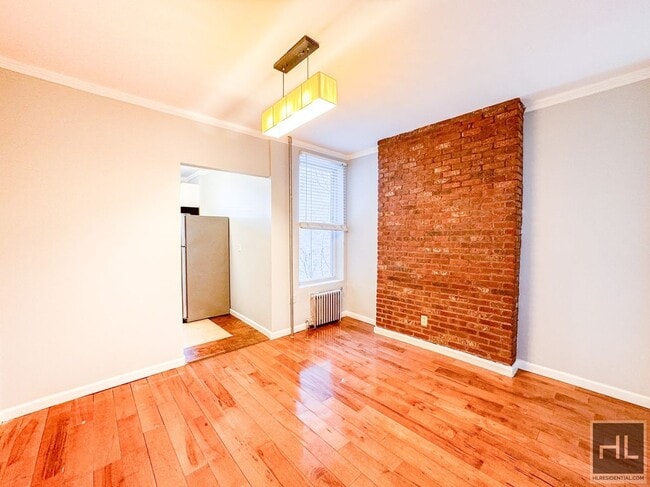 Building Photo - CHAUNCEY STREET
