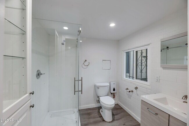 Building Photo - 1429 N 1st St