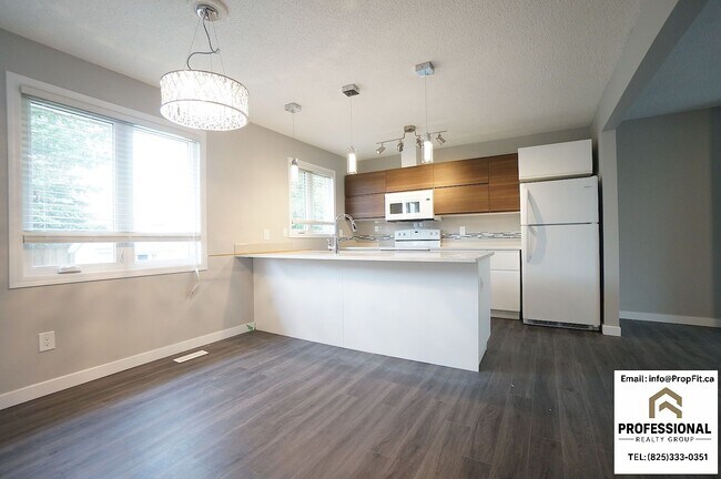 Photo du bâtiment - 3004 79 St NW