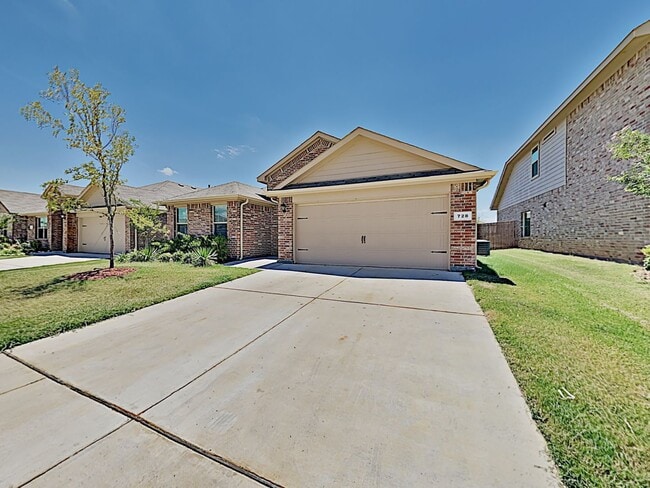 Building Photo - Spacious 4-Bed Home with Community Pool in Crowley