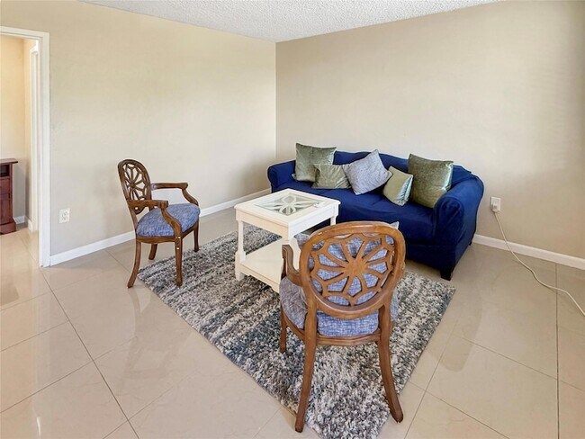 Foto del edificio - 2400 NE 9th St