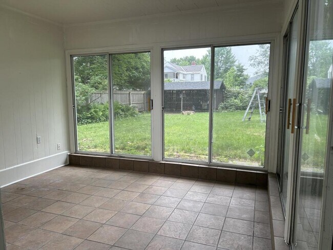 Building Photo - 36 Woodbury Rd, Unit 1