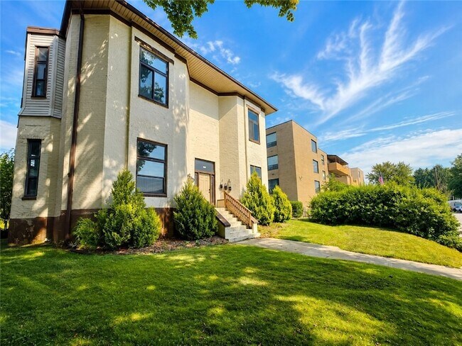 Foto del edificio - 735 N Highland Ave