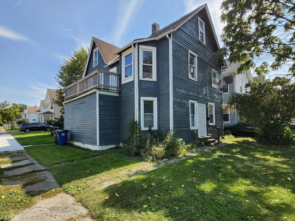 Primary Photo - 2033 W 98th St