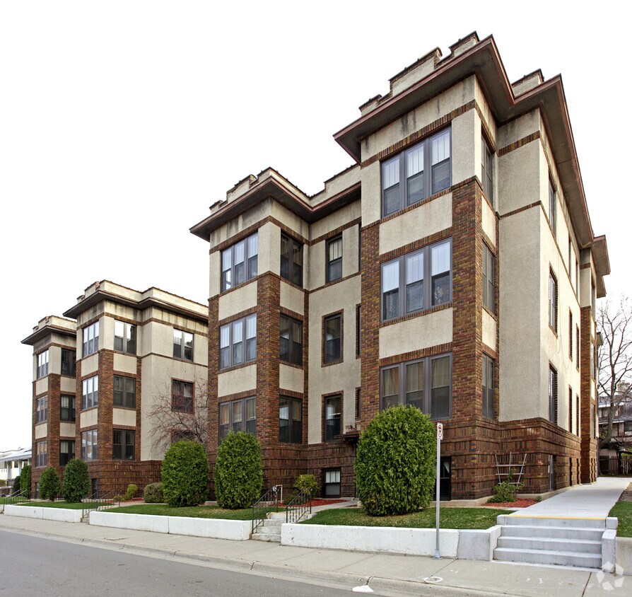 Primary Photo - 208-218 4th Ave S