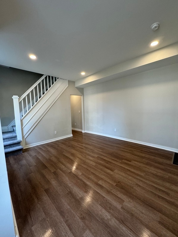 Building Photo - 730 Oakwood Ave