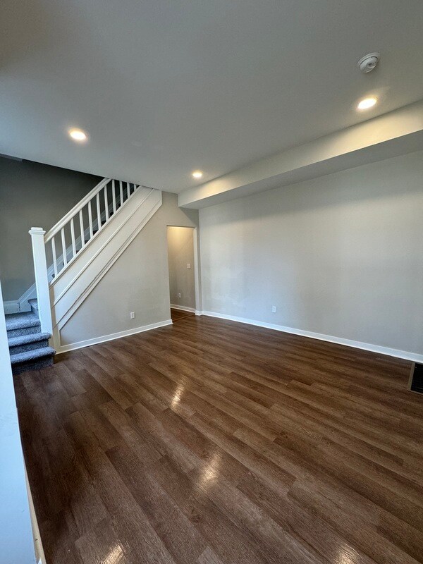 Foto del edificio - 730 Oakwood Ave