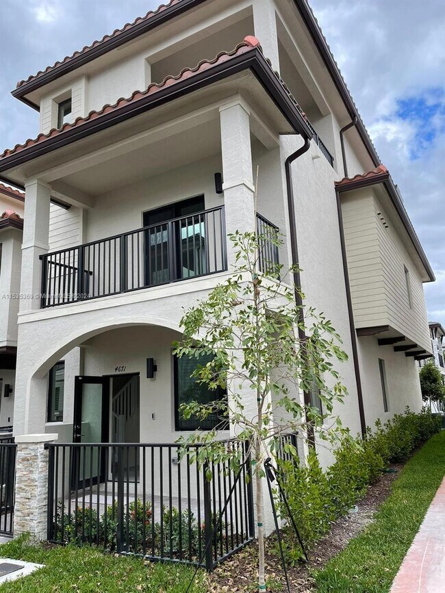 Foto del edificio - 4671 NW 83rd Pkwy