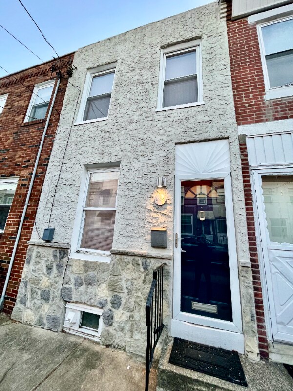 Building Photo - 2606 E Madison St