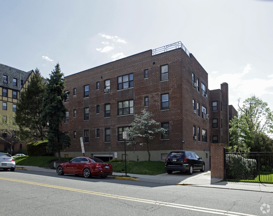 Building Photo - Cambridge House Tenants Corporation