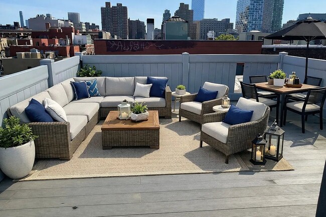 Building Photo - 248 Mott St