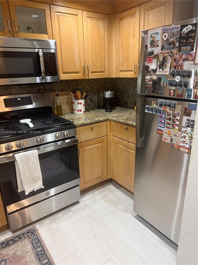 Building Photo - 6709 N Kendall Dr