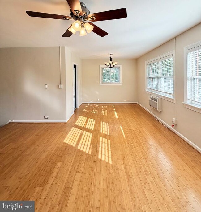 Building Photo - 3359 Martha Custis Dr