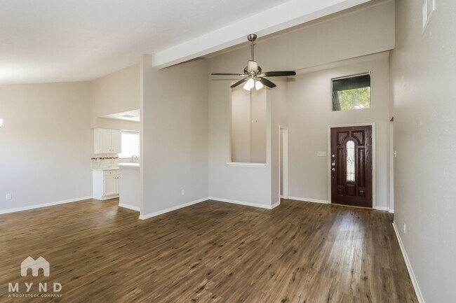 Foto del edificio - 15831 Pryor Dr