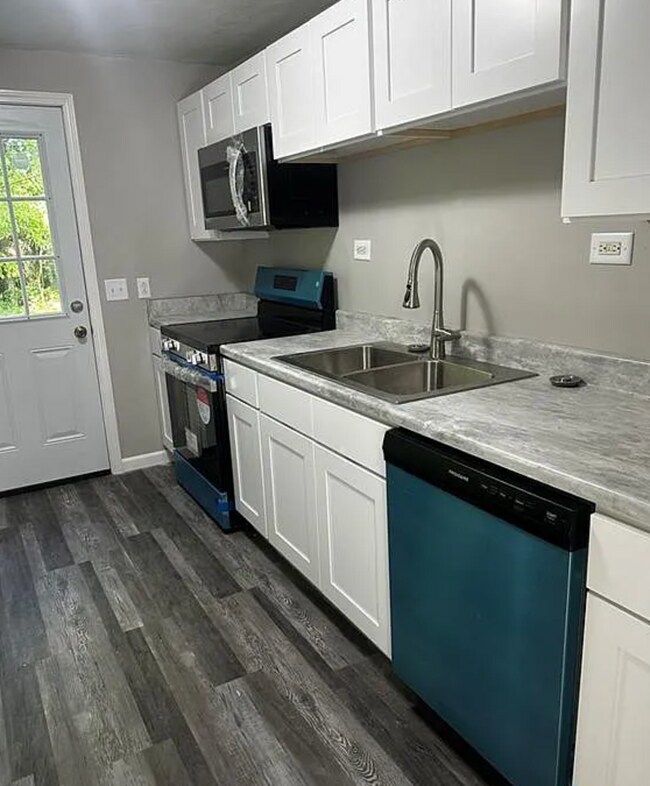 Foto del edificio - 140 Ivanhill Rd