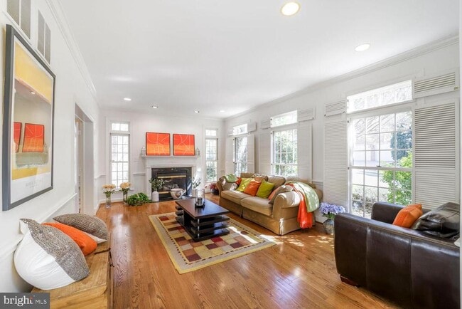 Foto del edificio - 5119 Warren Pl NW