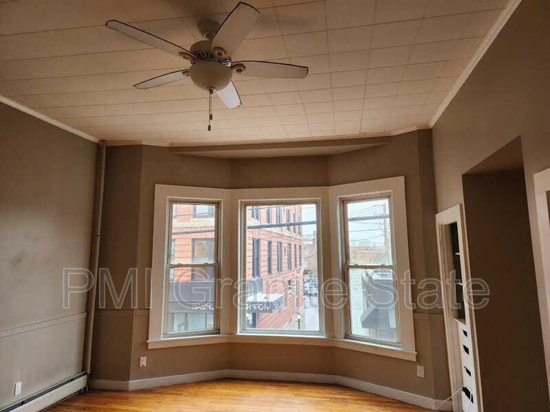 83 W Pearl St Unit Apt 1, Nashua, NH 03060 Condo for Rent in Nashua