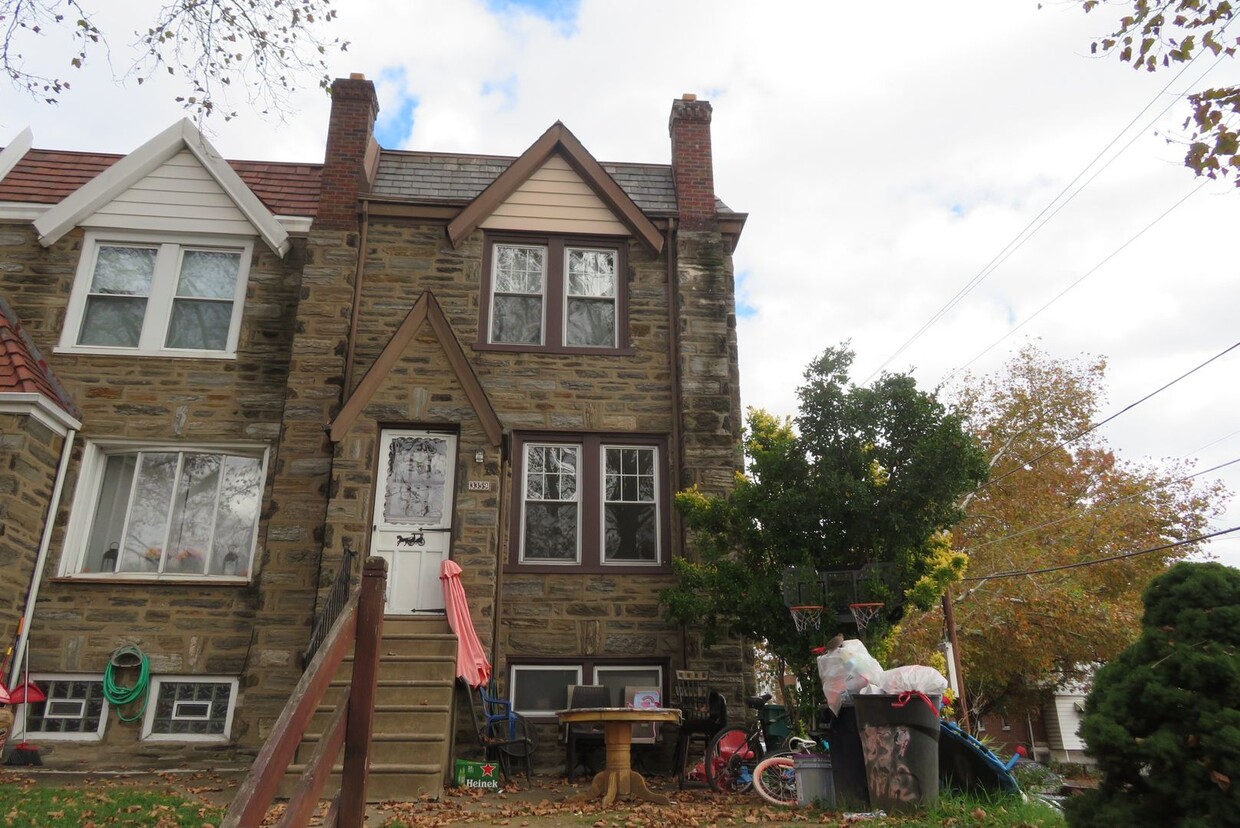 Primary Photo - 3359 Longshore Ave.
