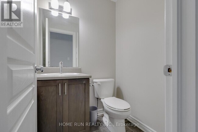 Photo du bâtiment - 886 Fletcher Cir