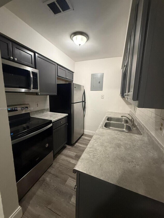 Foto principal - 4121 NW 30th Terrace