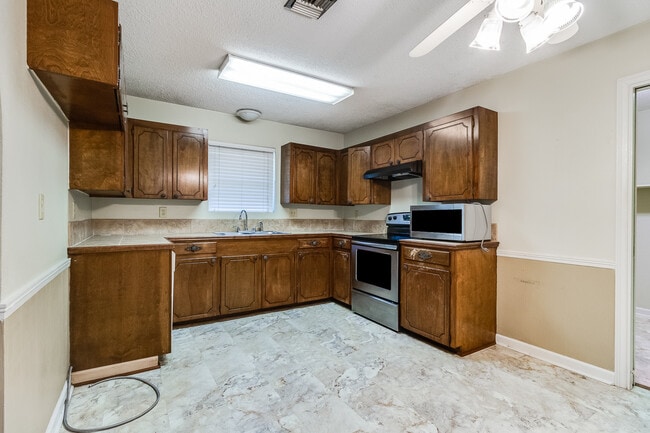 Building Photo - 314 San Carlos Cir