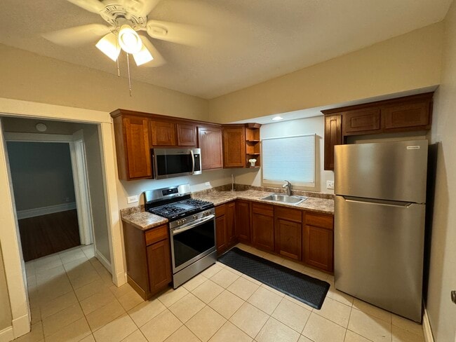 kitchen - 617 Delles Rd