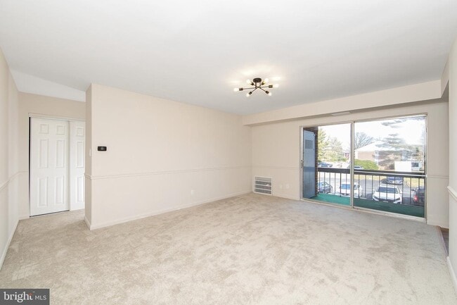Building Photo - 222 Echelon Rd