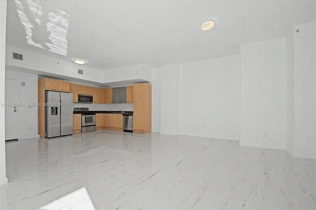 Foto del edificio - 1350 NW 8th Ct