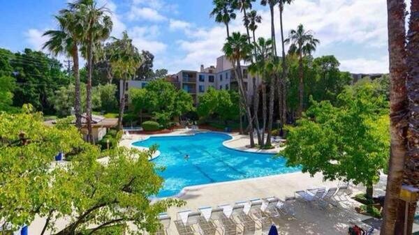 Foto principal - 310 N Civic Dr