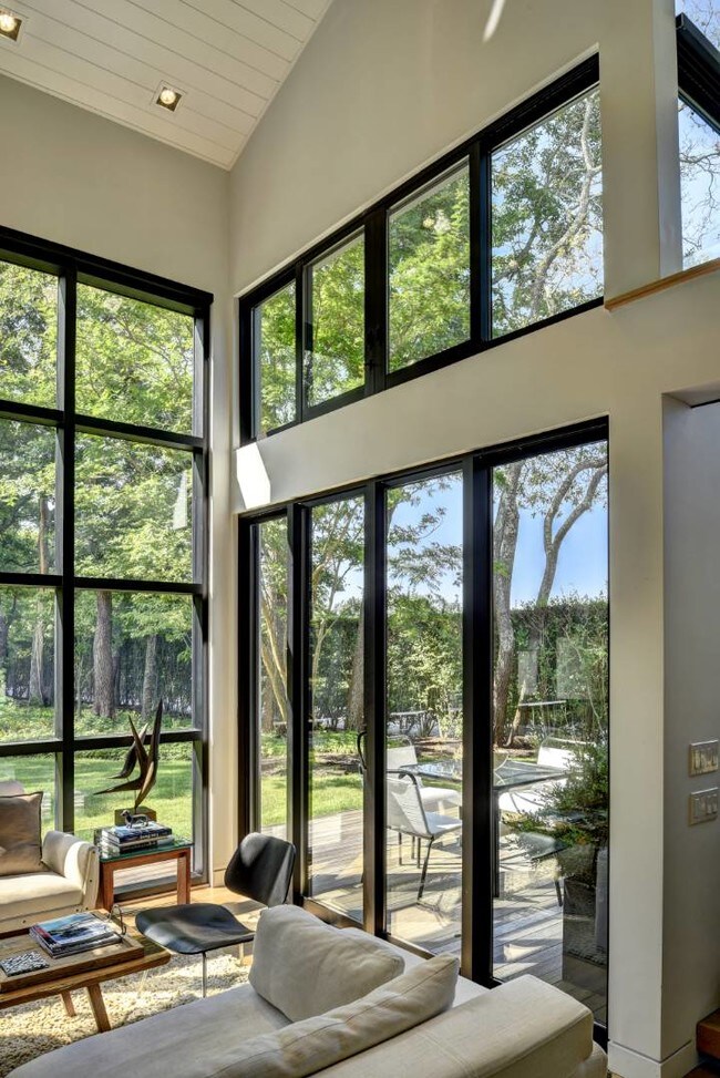 Foto del edificio - 507 Edge of Woods Rd
