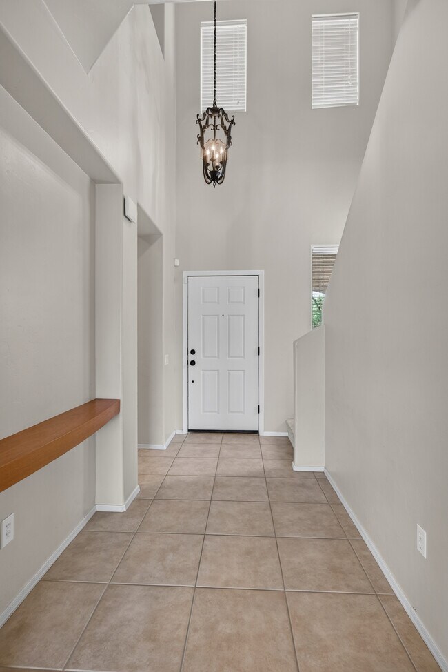 Building Photo - 6028 S Meadow Breeze Dr