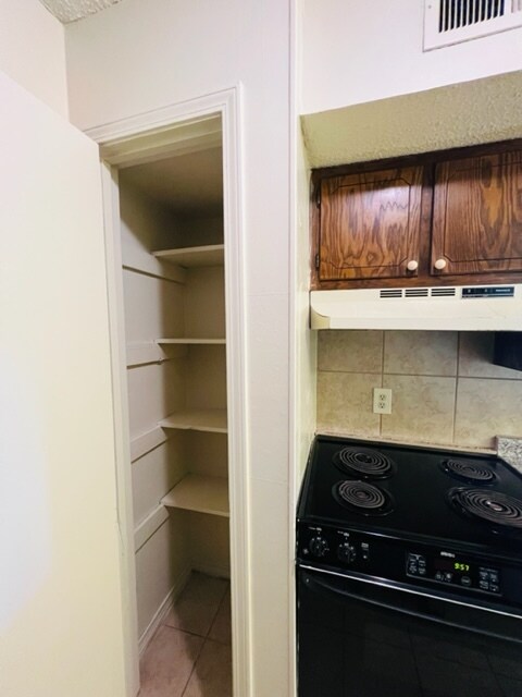 Foto del edificio - 6358 Quin Dr