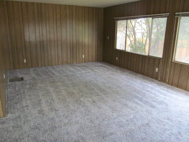 Foto del edificio - 2 br, 2 bath House - 416 F St