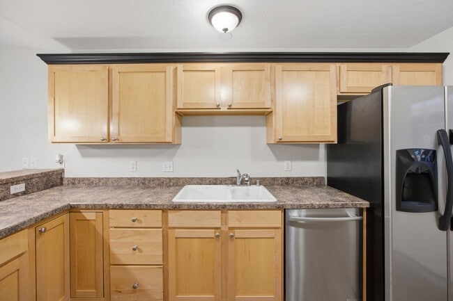 Building Photo - *PET FRIENDLY* 2 Bed 2 Bath Condo