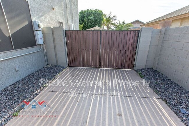 Building Photo - 16627 W McKinley St