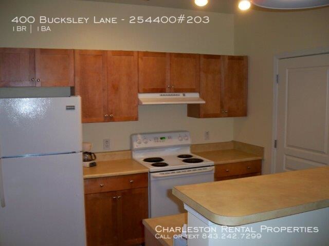 Foto del edificio - 400 Bucksley Ln