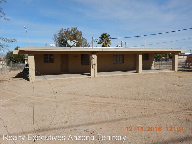 3 br, 2 bath House - 2928 E Proctor Vista - 4