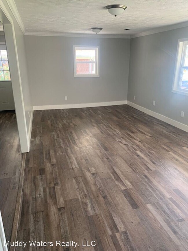 Building Photo - 3 br, 1 bath House - 268 S Mullen Ave