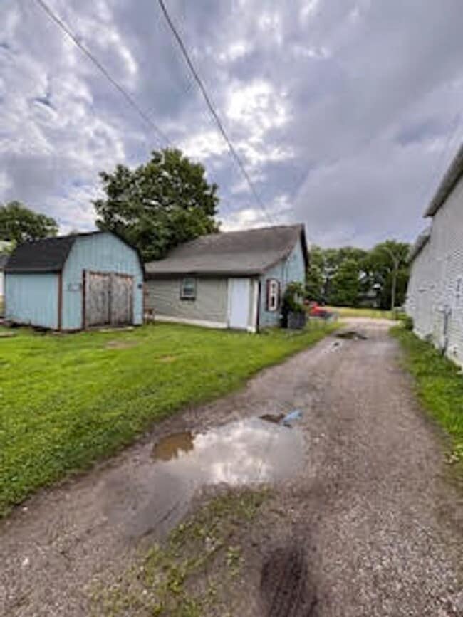 Building Photo - 254 N Reisner St