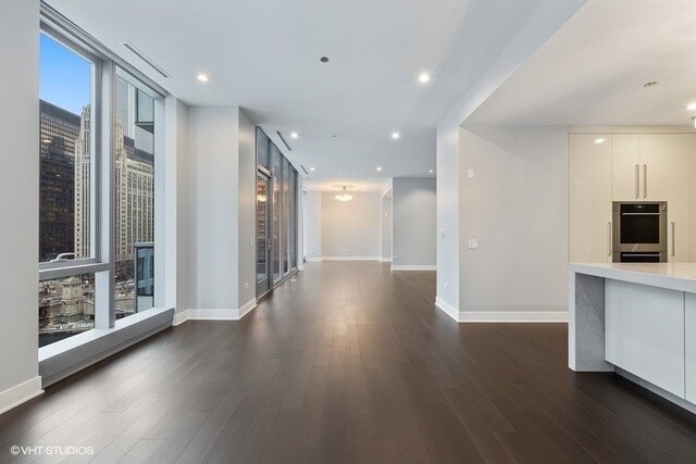 Building Photo - 403 N Wabash Ave