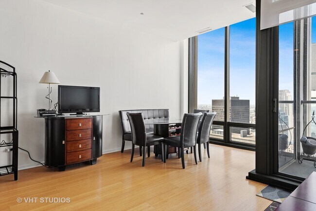 Foto del edificio - 65 E Monroe St