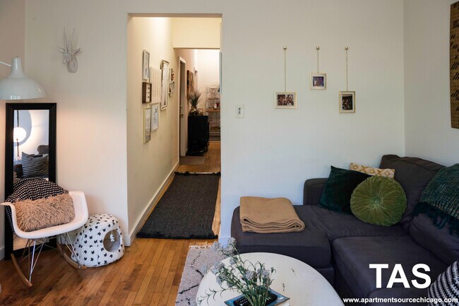 Foto del edificio - 709 W Wrightwood Ave