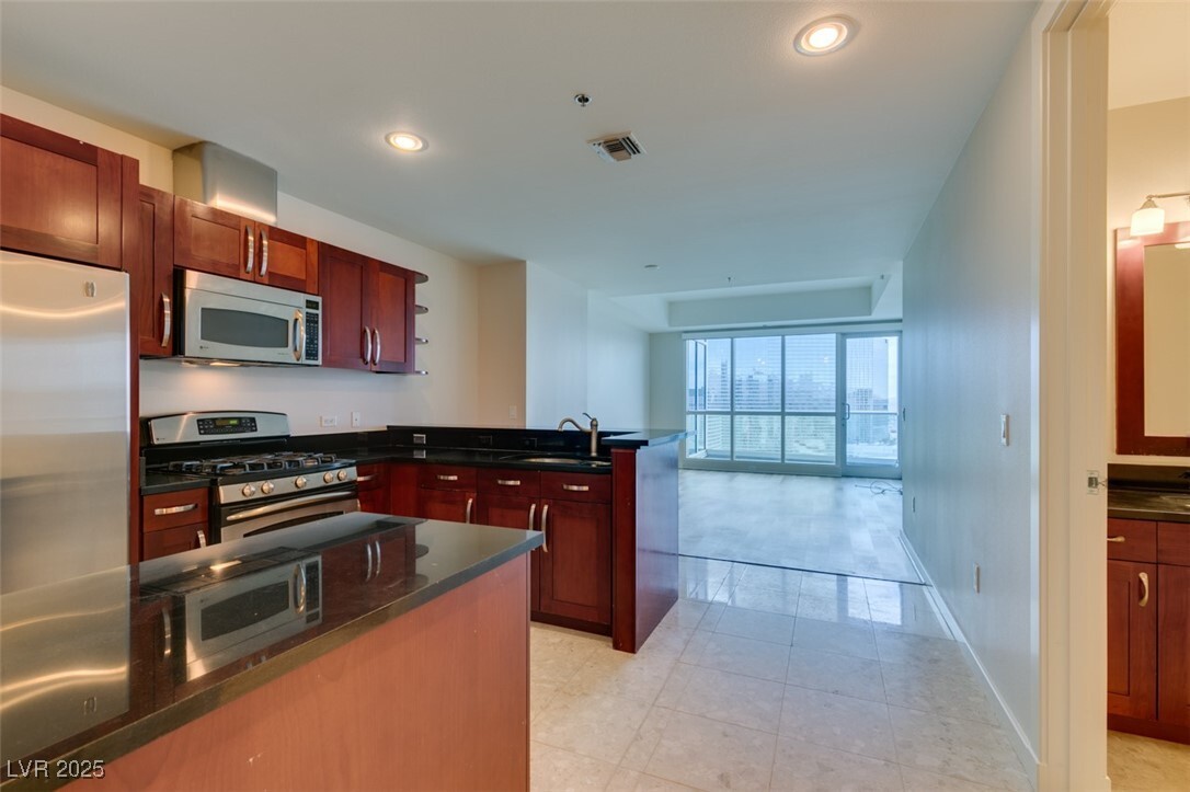 Primary Photo - 4575 Dean Martin Dr