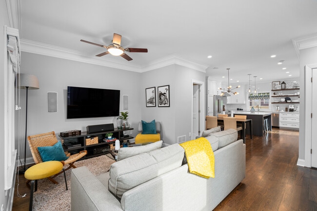 Foto del edificio - 644 Irwin St NE