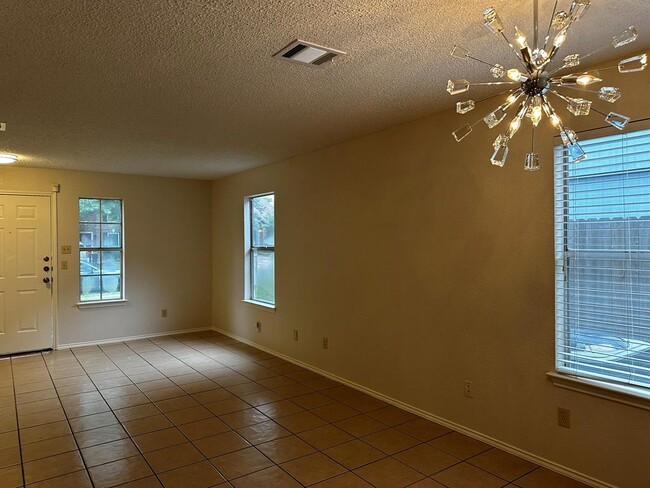 Building Photo - 6106 La Naranja Ln