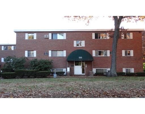 Primary Photo - 135 Creek St
