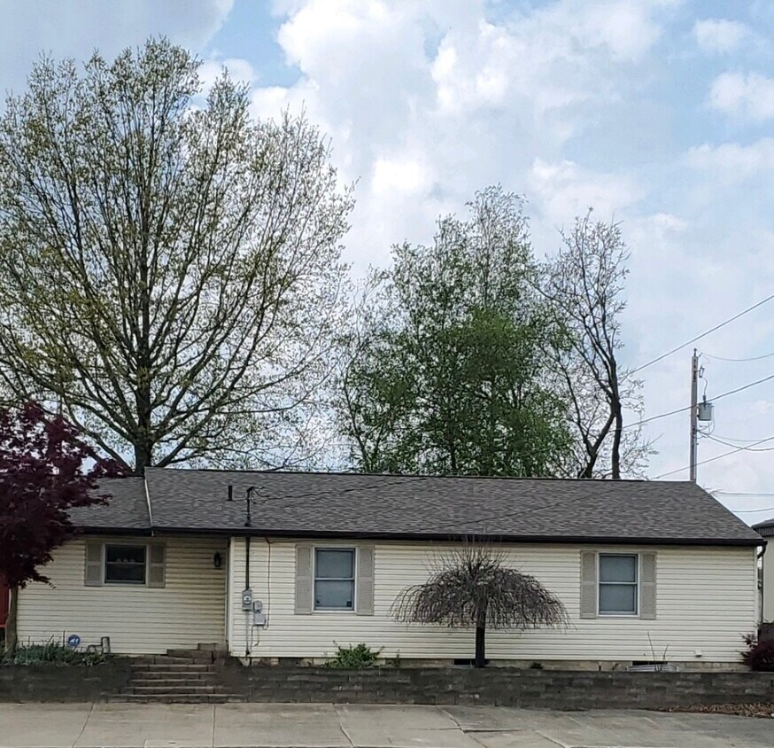 6669 Freedom Ave NW, North Canton, OH 44720 House Rental in North