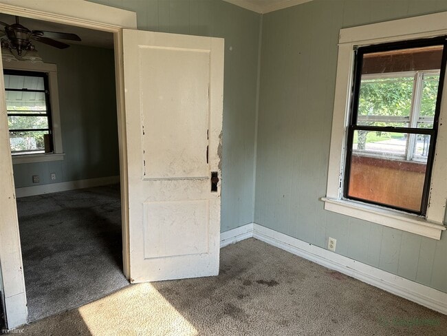 Building Photo - 2 br, 1 bath House - 3024 West Garden Street