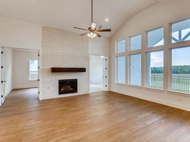 Building Photo - 12016 Mesa Verde Dr